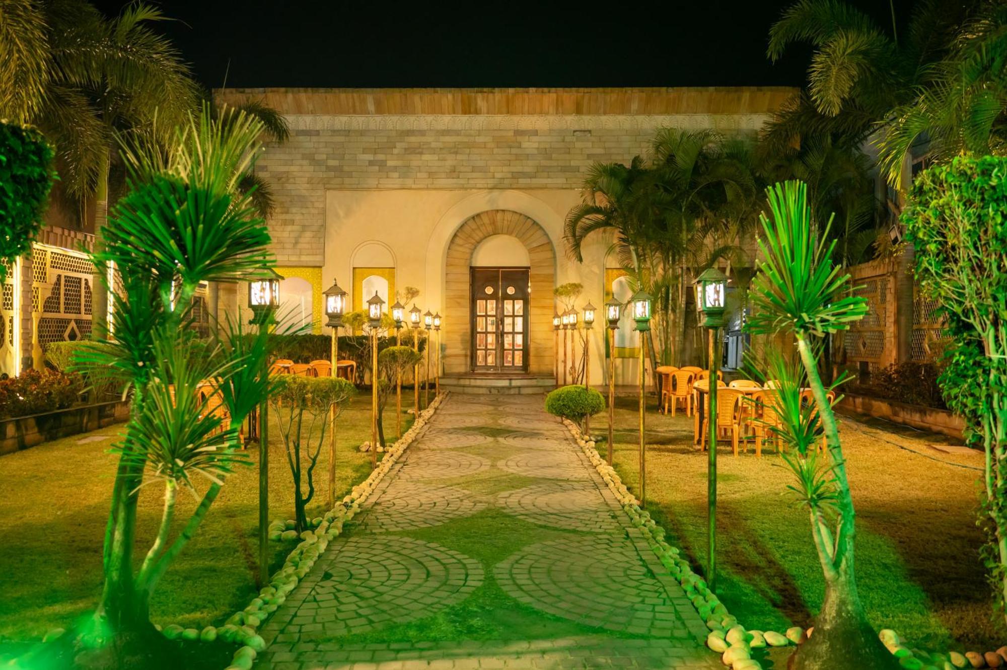 Hotel Manaal Akolia Exterior photo